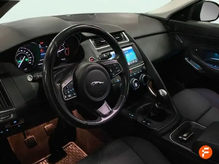 Jaguar E-Pace 2019, foto 11