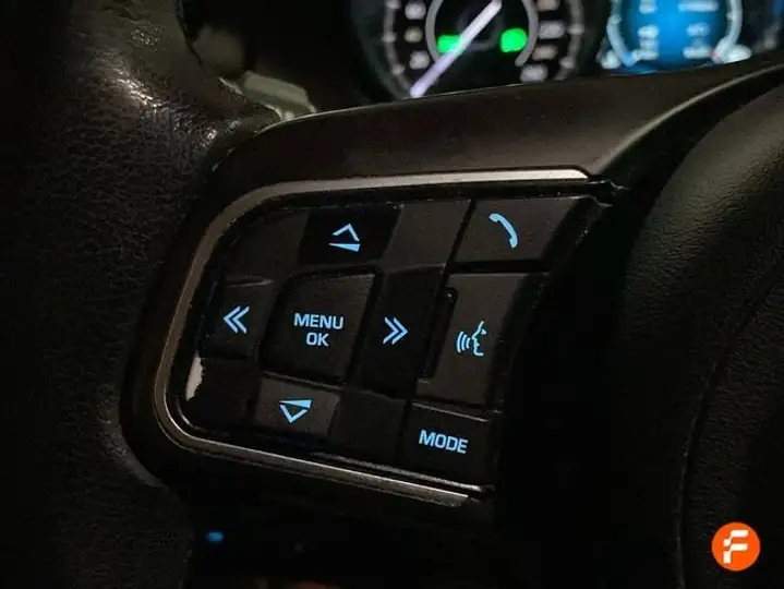 Jaguar E-Pace 2019, foto 17