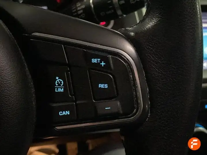 Jaguar E-Pace 2019, foto 16