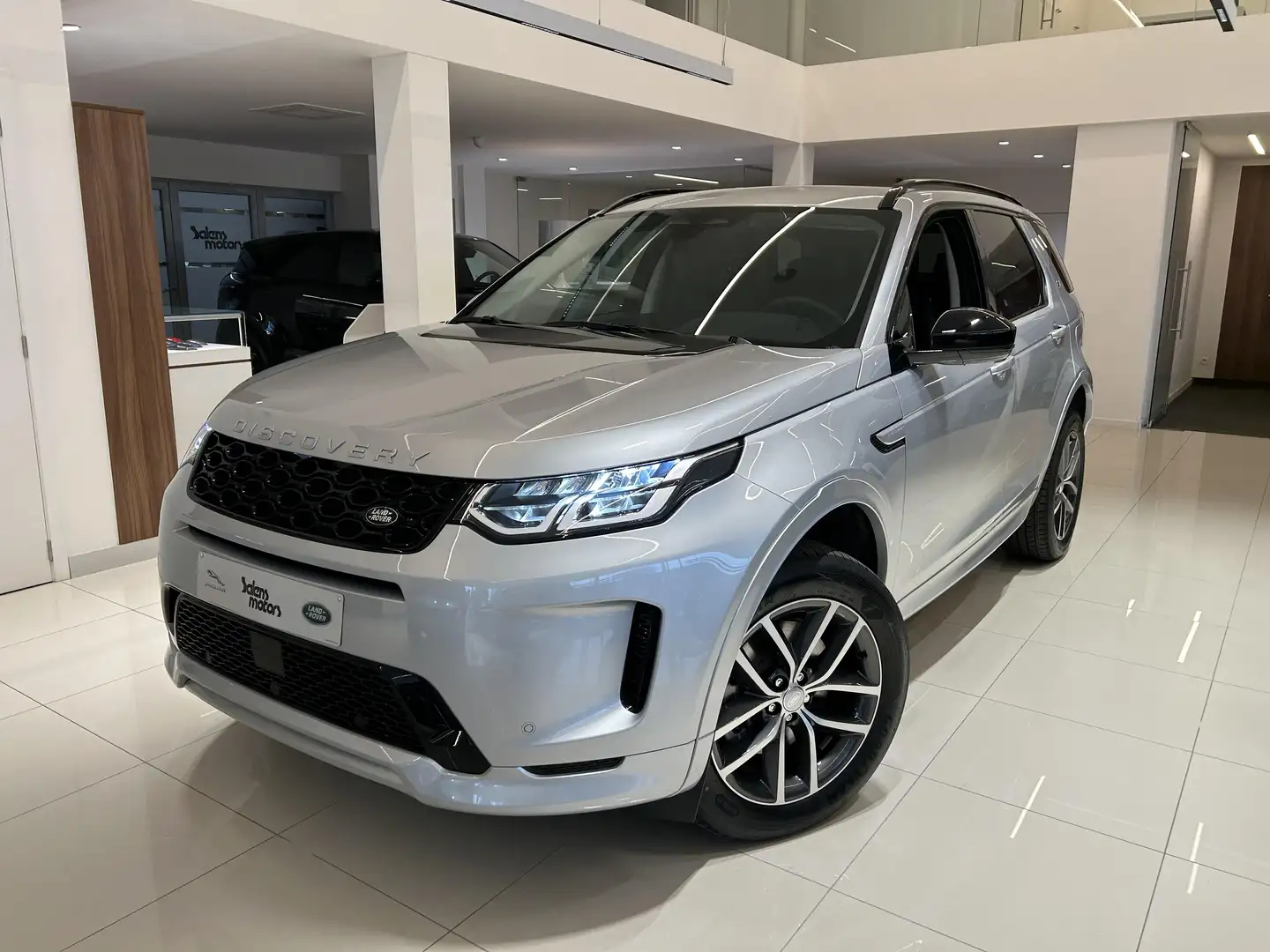 Land Rover Discovery Sport P270e S AWD Auto. 25MY Stříbrná - 1