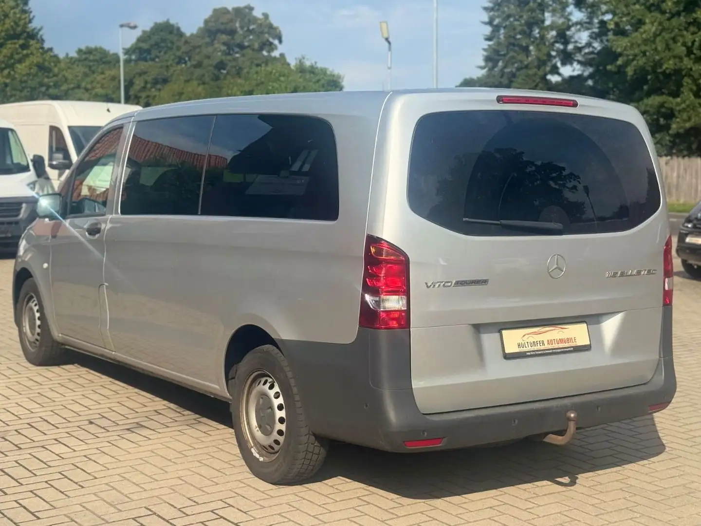 Mercedes-Benz Vito Tourer 116 CDI*AUTOMATIK*9-SITZER*extralang Silber - 2
