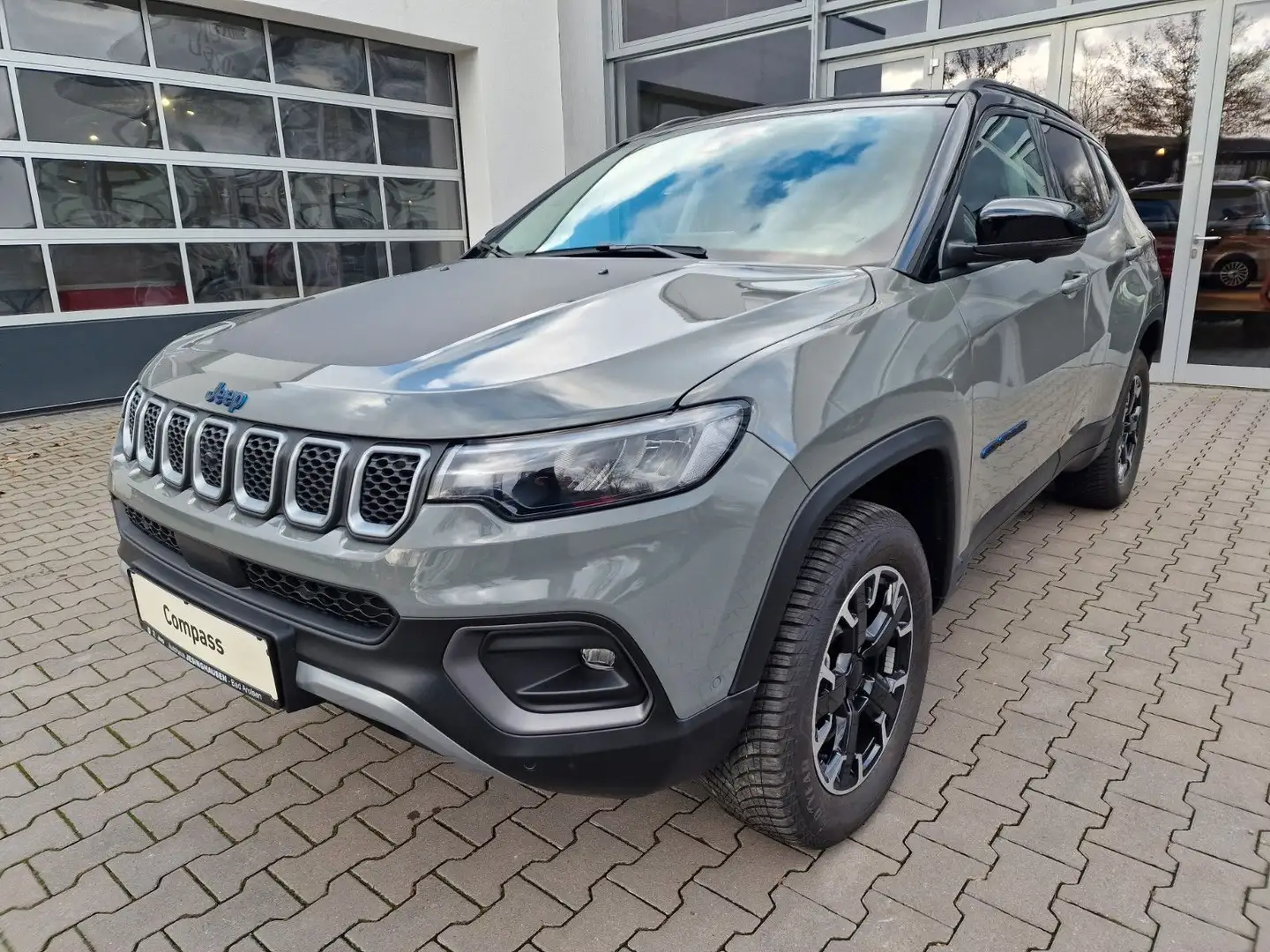 Jeep Compass 4xe HIGH UPLAND *CarPlay*Navi*DAB* Gris - 1