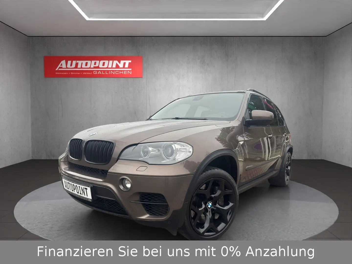 BMW X5 xDrive50i Panorama+Leder+Headup+AHK 3500kg Braun - 1