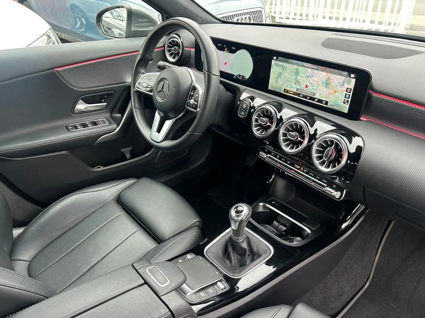 Mercedes-Benz A 180 Business Luxury LED/CUIR/MBUX/CAMERA Garantie Grijs - 2