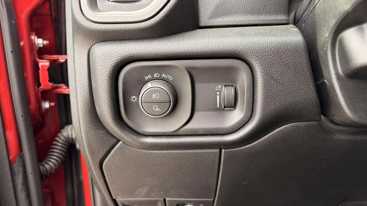 RAM 2500 снимка RAM 2500