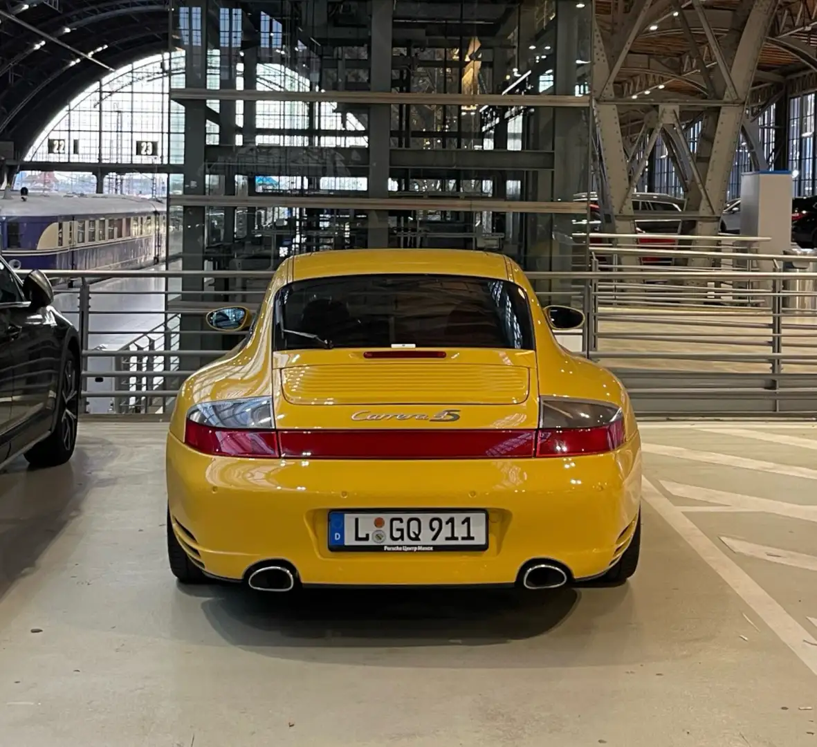 Porsche 996 911 Carrera 4S Żółty - 2