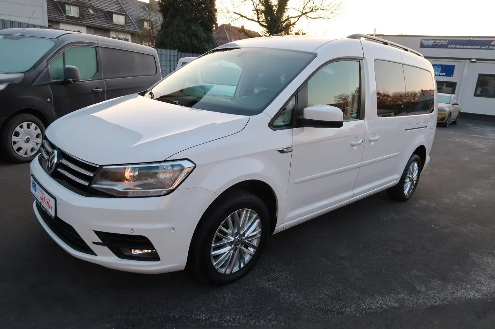 Volkswagen Caddy Maxi Comfortline BMT # Automatik # Navi Bianco - 1