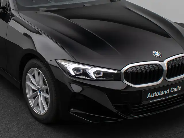 BMW 3 Series view 16