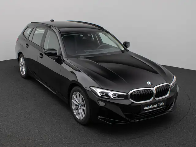 BMW 3 Series view 3