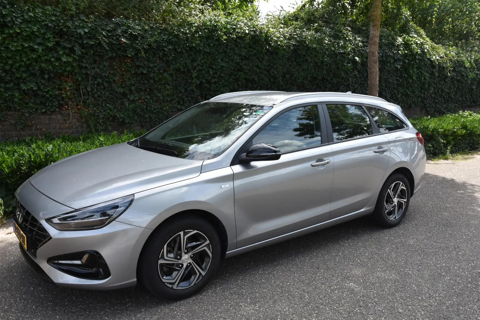 Hyundai i30 Wagon 1.0 T-GDi MHEV Comfort Smart | HYBRIDE | NAV Gris - 2