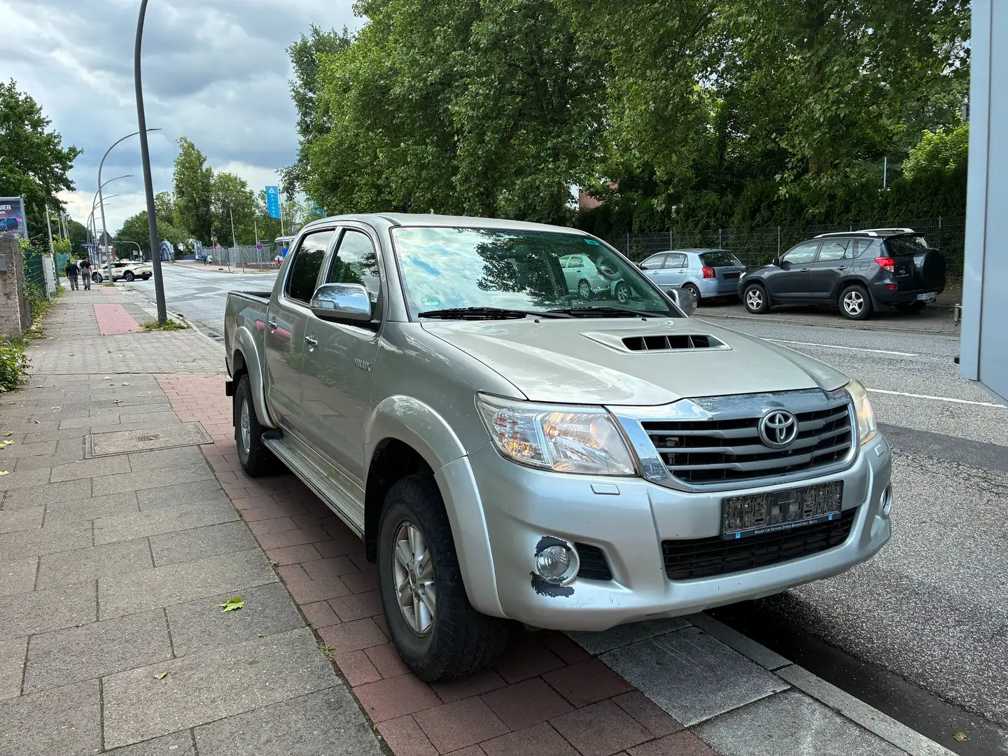 Toyota Hilux Toyota Hilux 2012 4 Doors Zlatá - 2