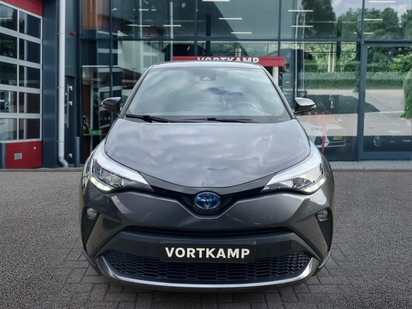 Toyota C-HR 1.8 HYBRID BUSINESS PLUS CAMERA/NAVI/CRUISE Grau - 2