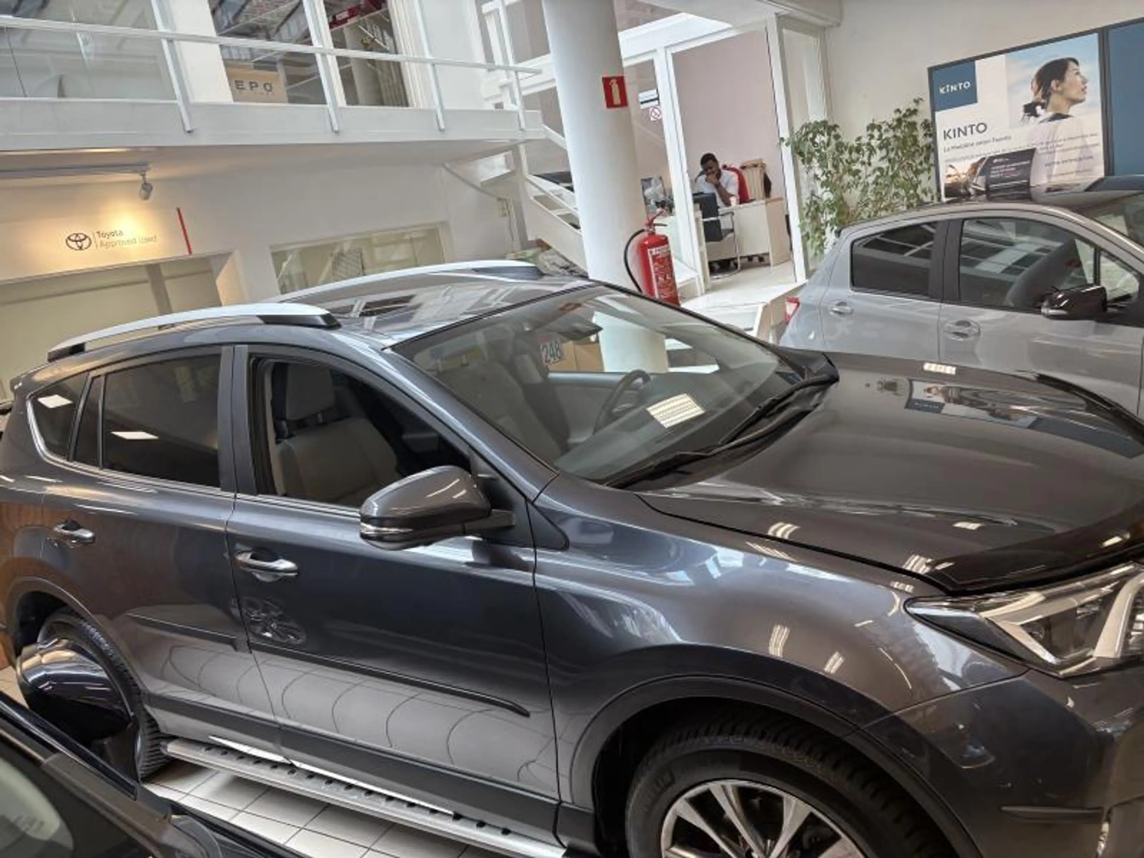 Toyota RAV 4 LOUNGE — photo 4