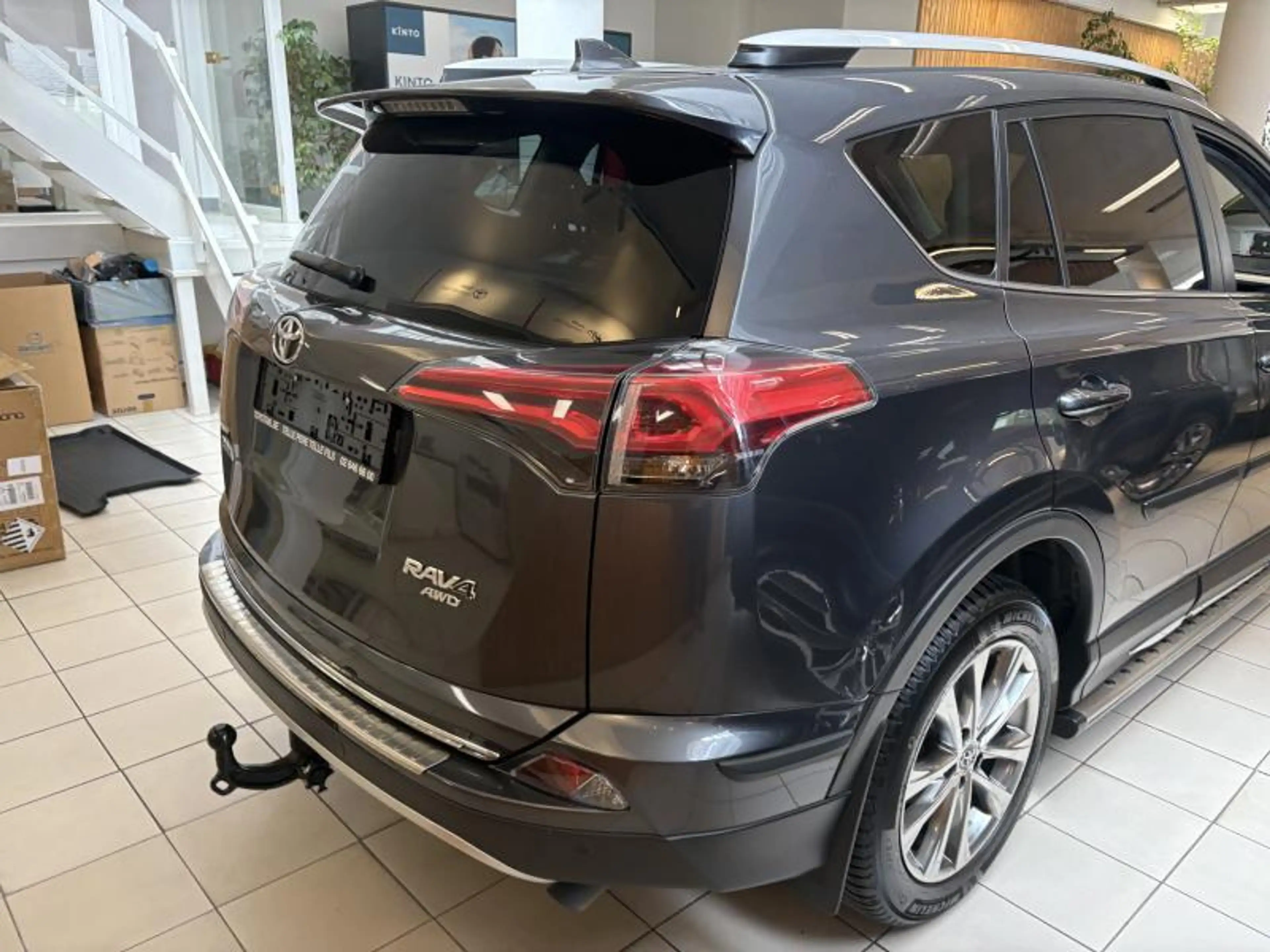 Toyota RAV 4 LOUNGE — photo 7