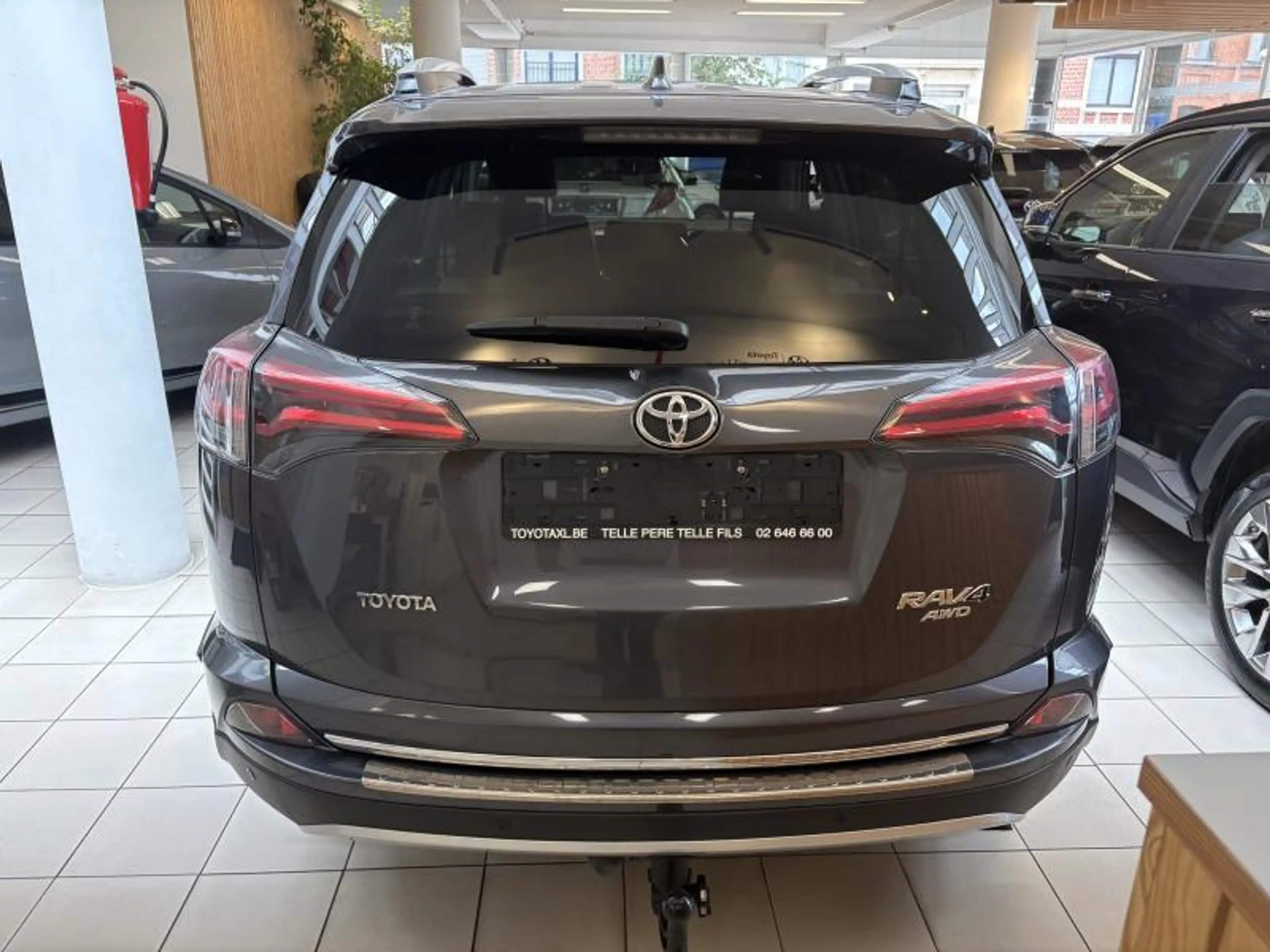 Toyota RAV 4 LOUNGE — photo 8