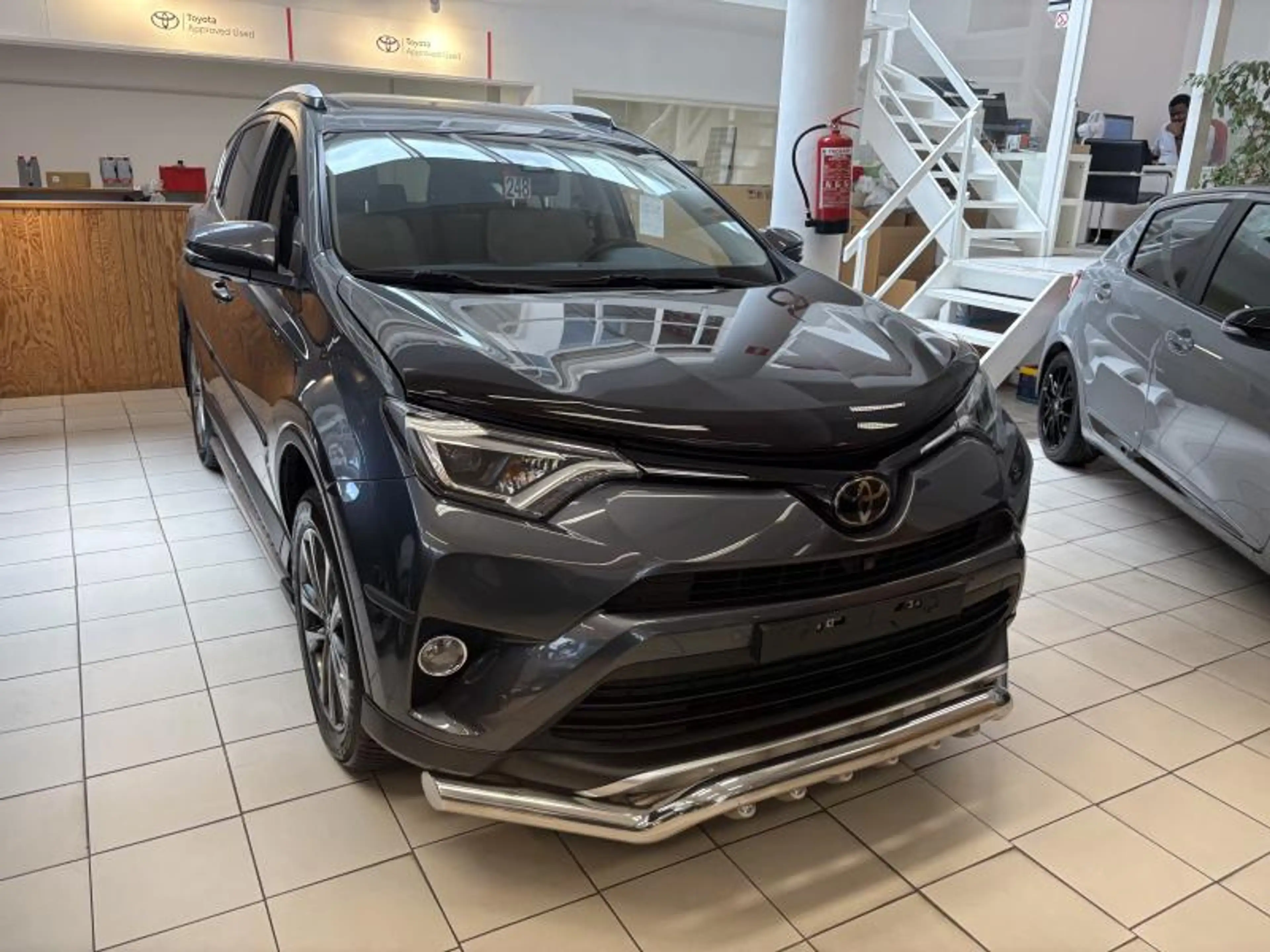 Toyota RAV 4 LOUNGE — photo 3