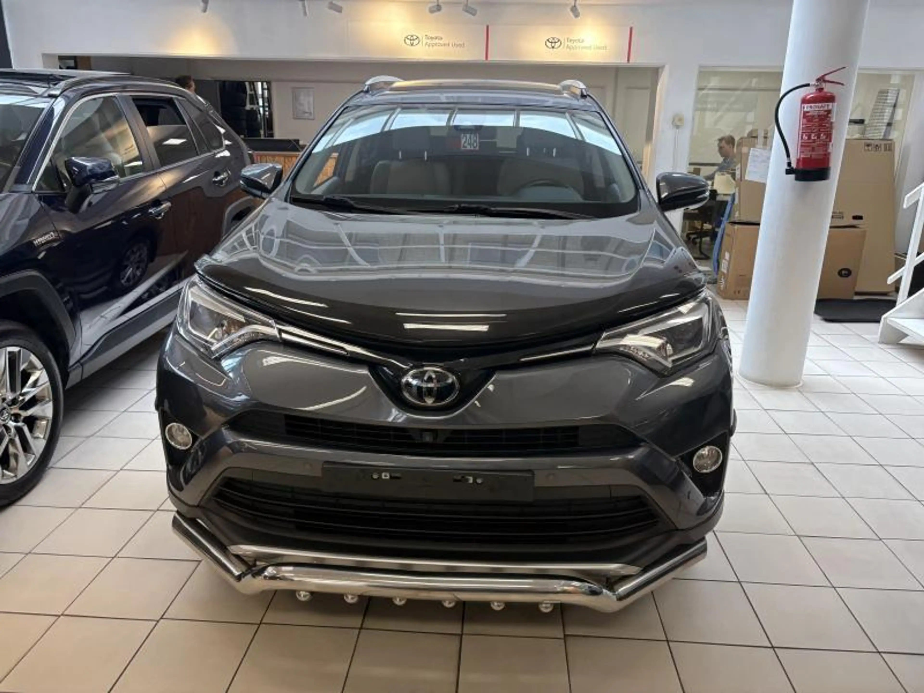 Toyota RAV 4 LOUNGE — photo 2