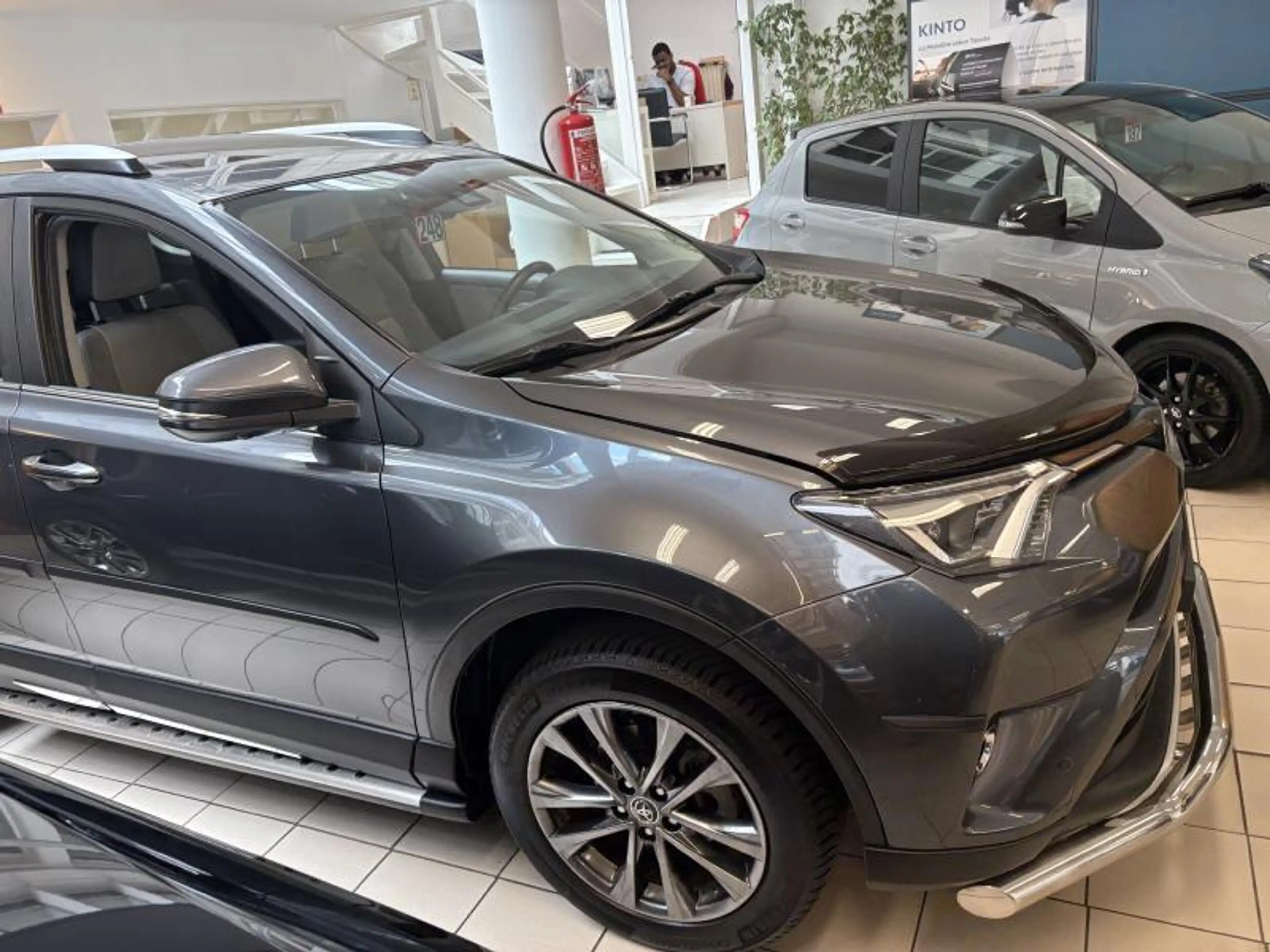 Toyota RAV 4 LOUNGE — photo 5