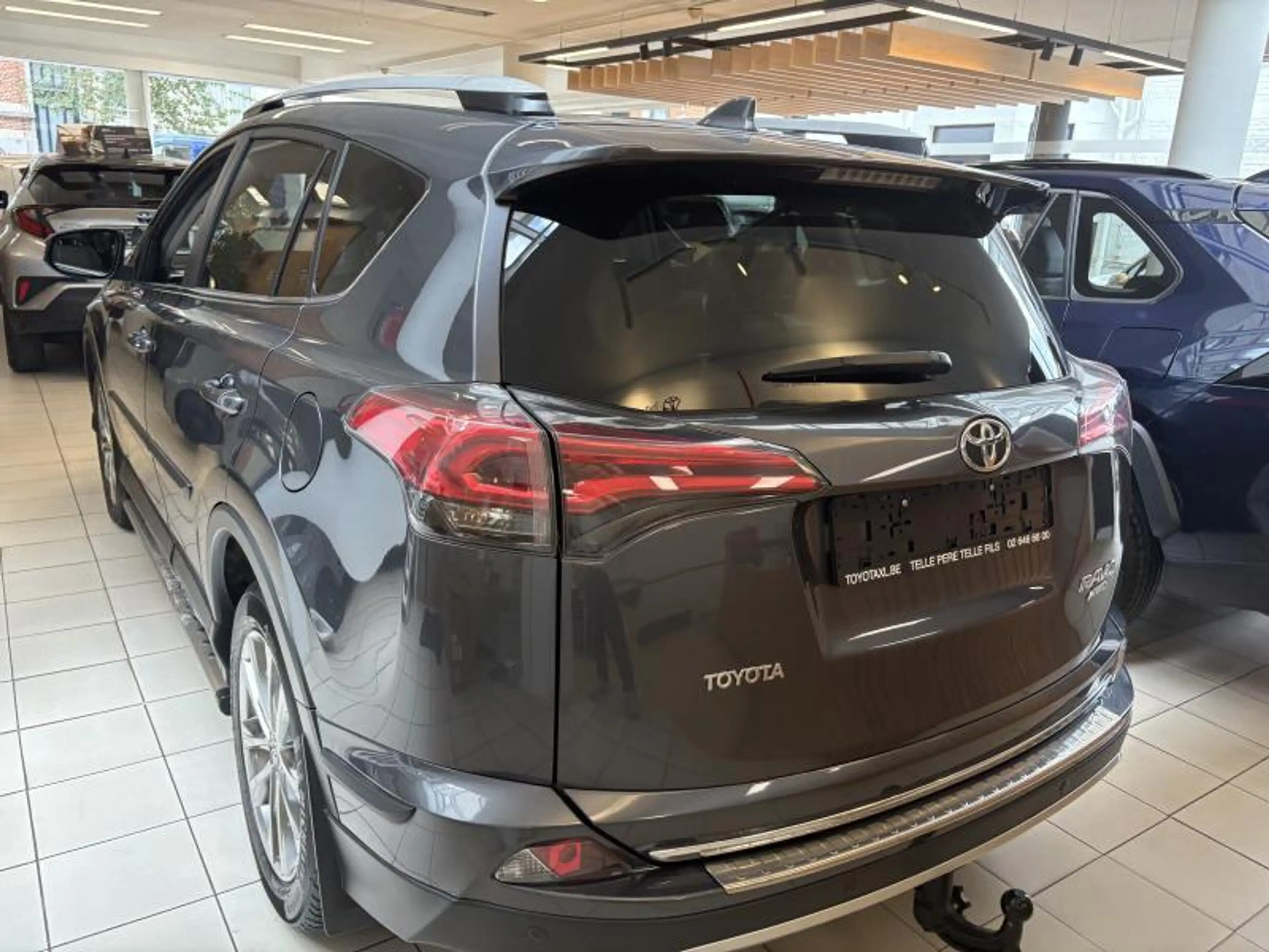 Toyota RAV 4 LOUNGE — photo 9