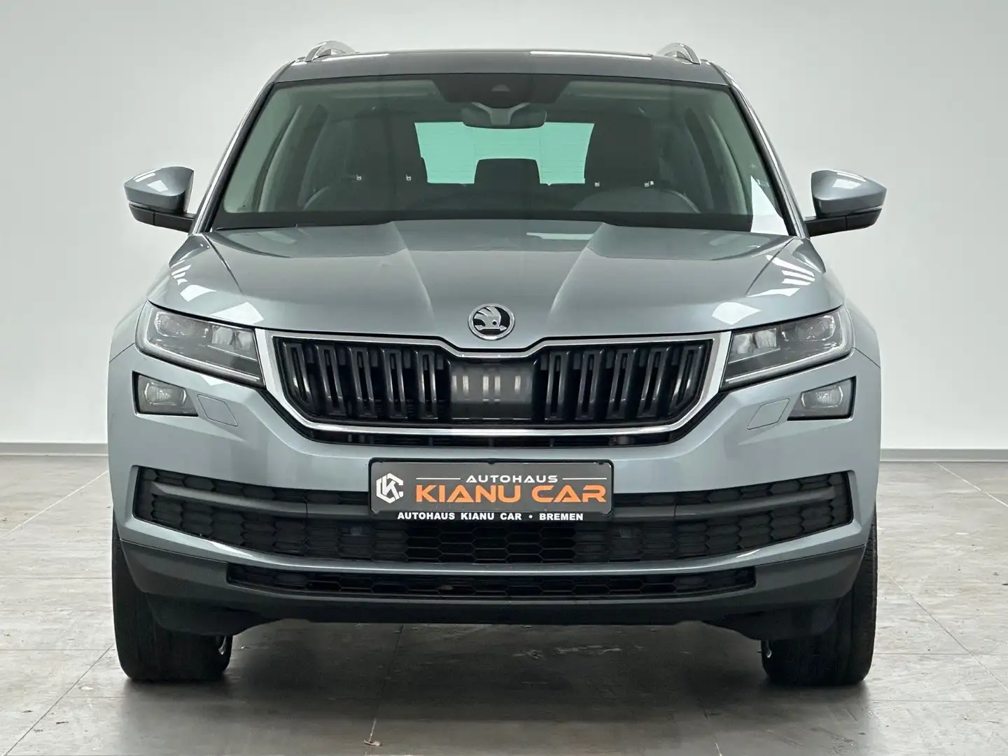 Skoda Kodiaq Style.7xSITZER.NAVI.PANO.AHK.KAM.ACC Gris - 2