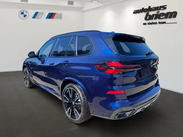 BMW X5 view 4