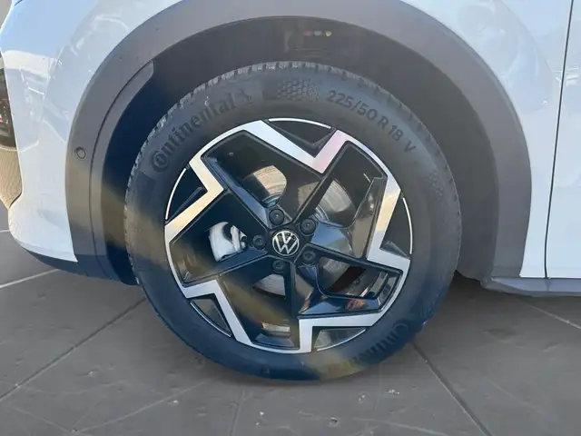 Volkswagen T-Roc view 15