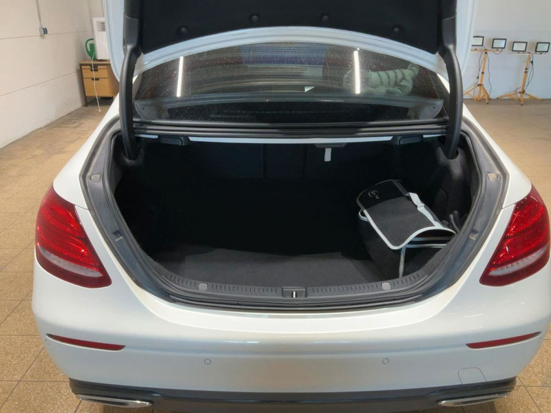 Mercedes-Benz E 300 d Limousine AHK*LED*RFK*NIGHT*AMBIENTE — photo 5