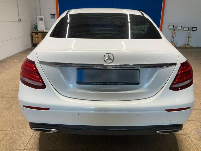 Mercedes-Benz E 300 d Limousine AHK*LED*RFK*NIGHT*AMBIENTE — photo 4