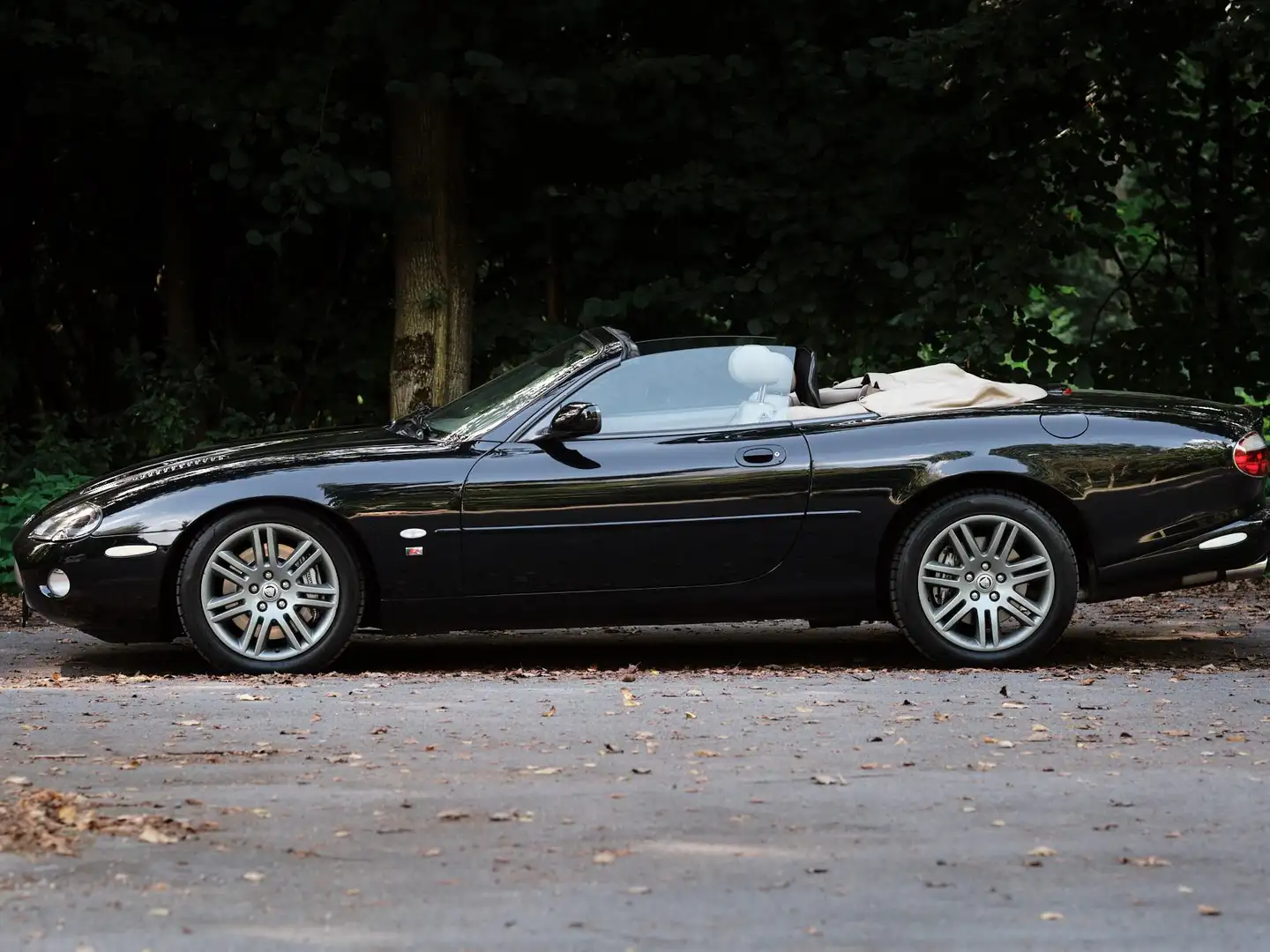 Jaguar XKR Cabriolet Schwarz - 2