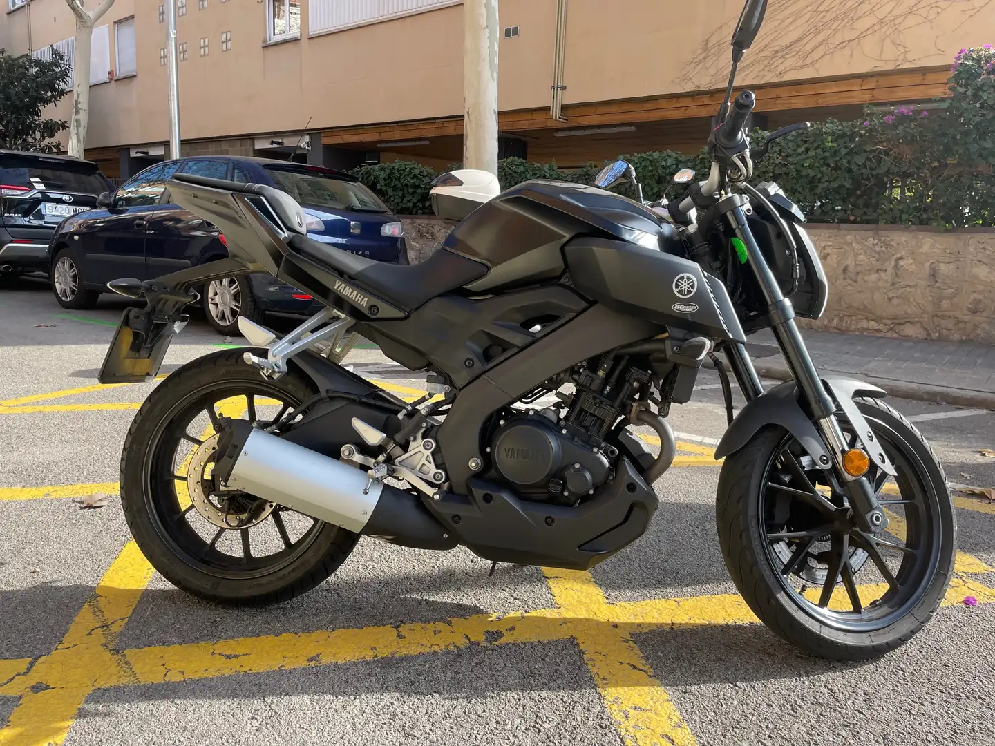 Yamaha MT-125 Negro - 2