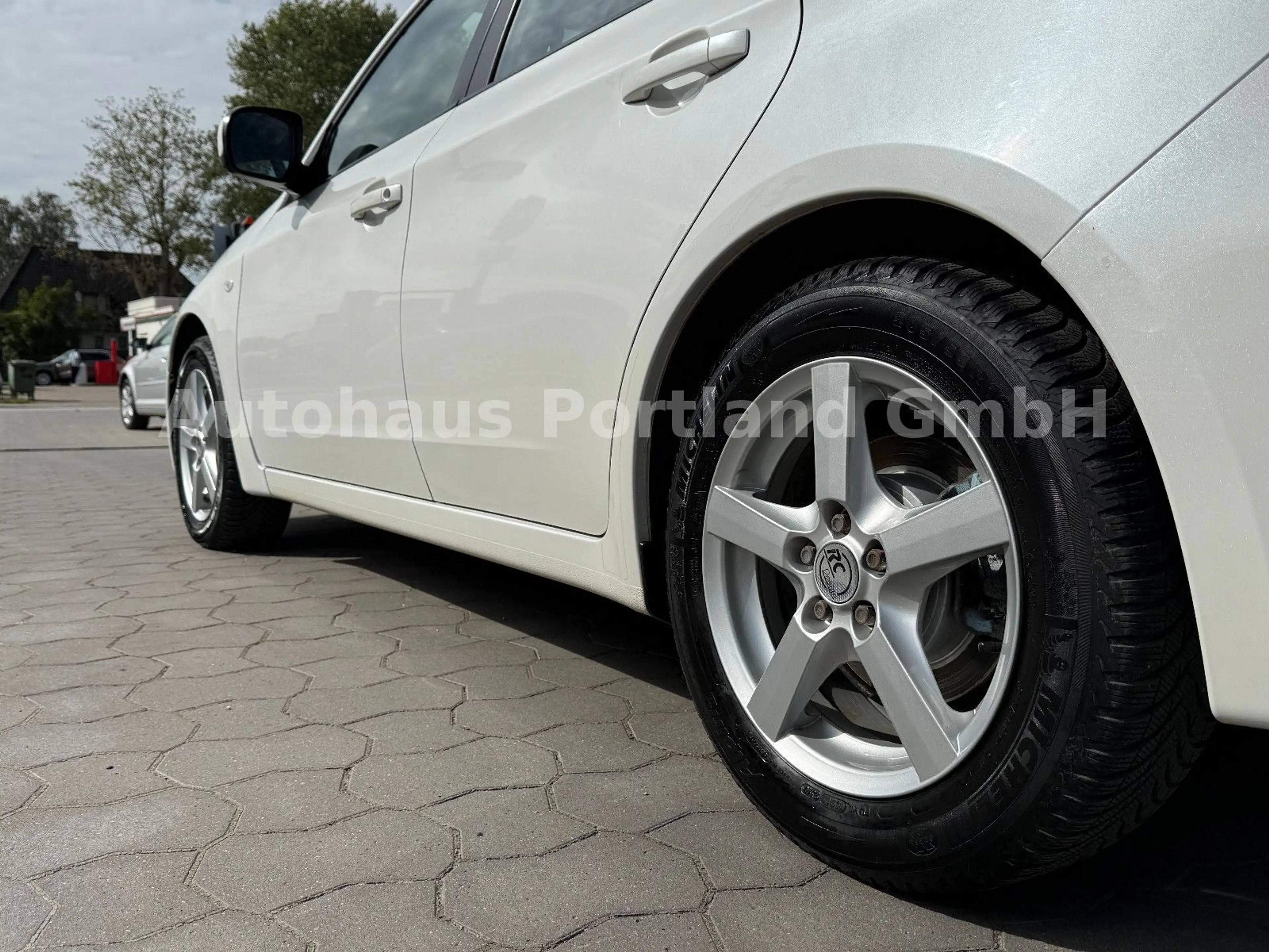 Subaru Impreza 2.0 D Boxer Active 4WD/1.Hand/14TKM/S-He — photo 12