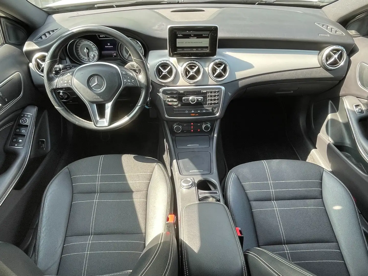 Mercedes-Benz GLA 200 GLA 200 CDI Aut. * 2. Vorbesitzer * Top Zustand * Wit - 2