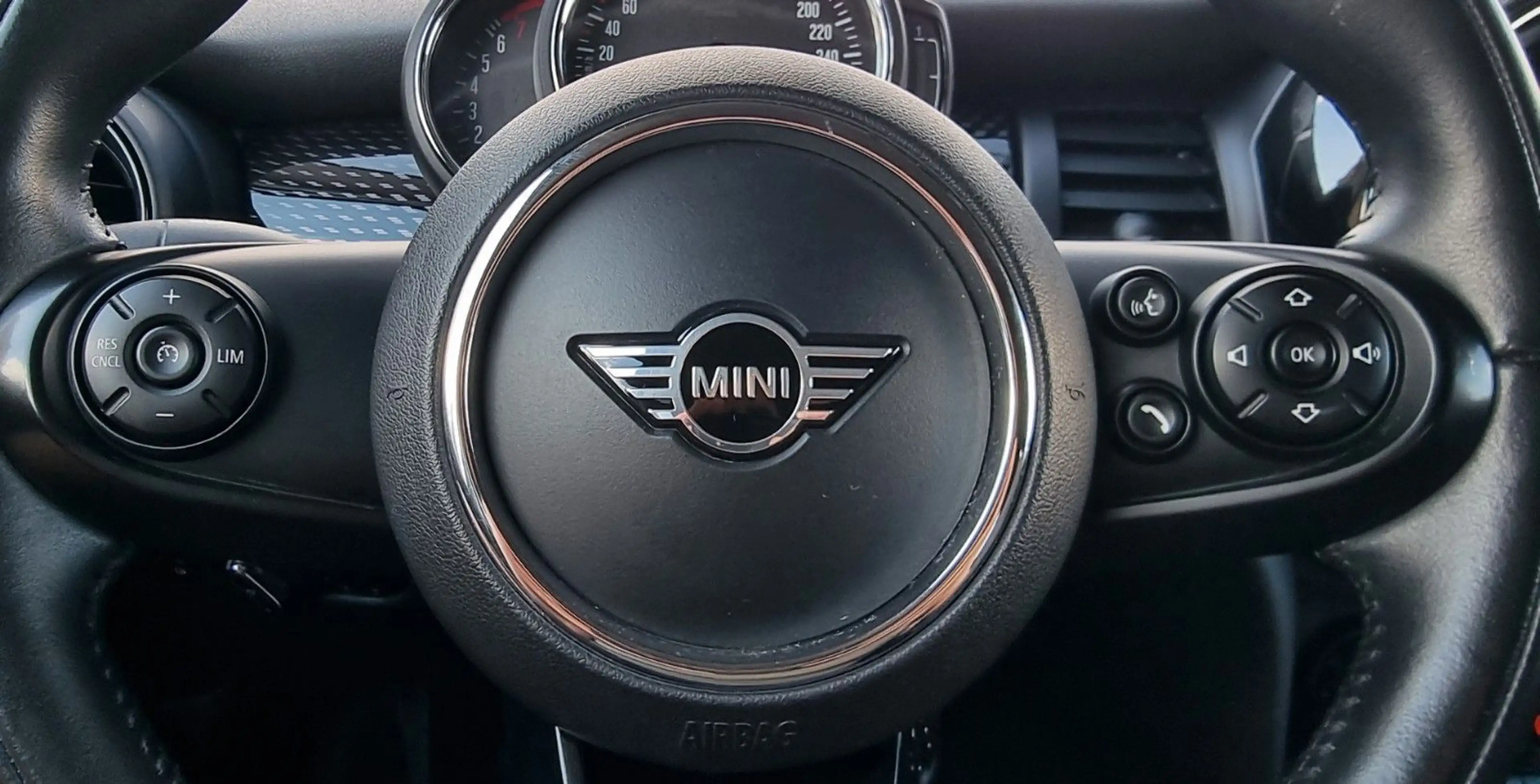 MINI Cooper S COOPER S Mini 5-trg.-LEDER-TEMPOMAT-71TKM- — photo 21