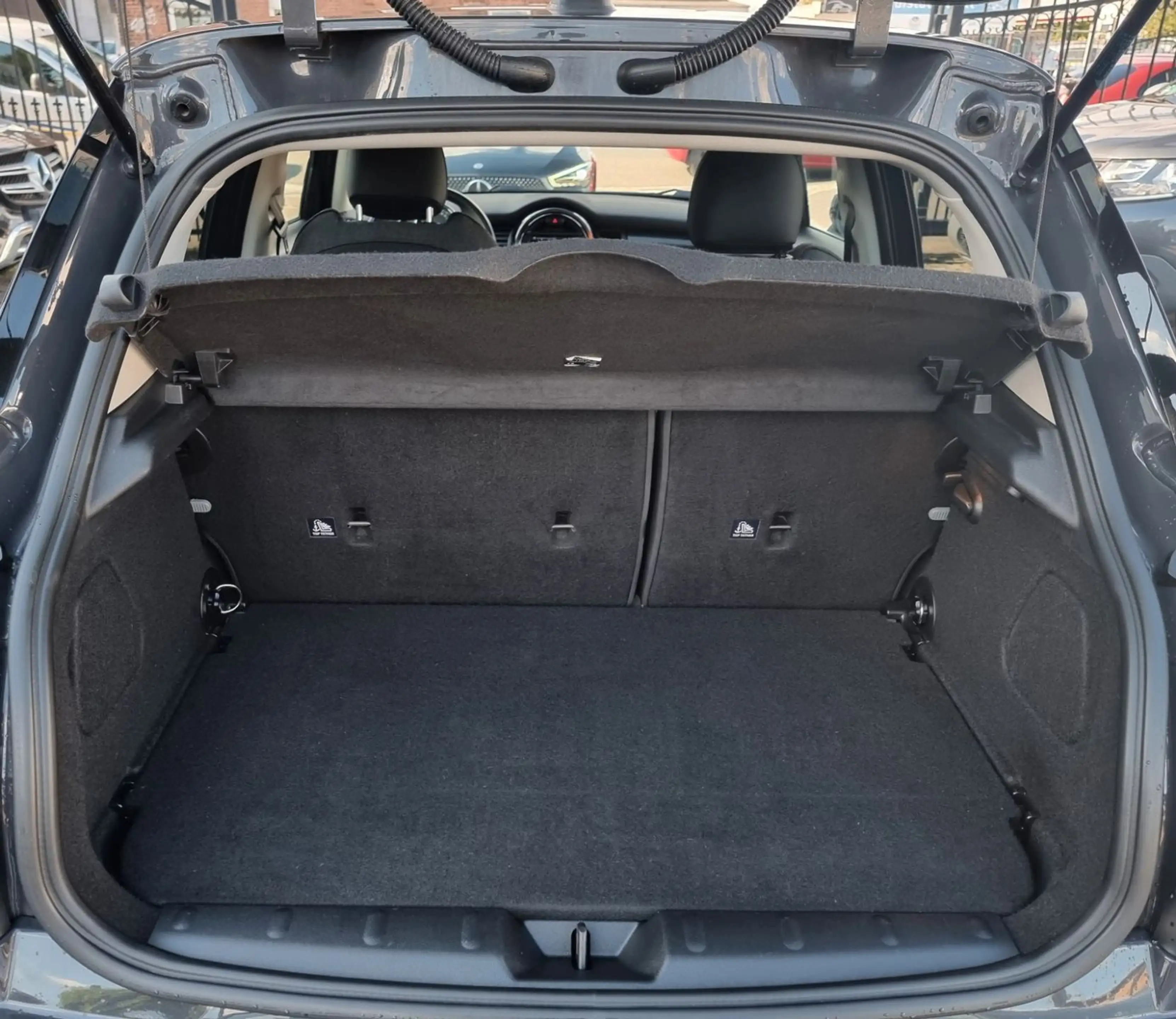 MINI Cooper S COOPER S Mini 5-trg.-LEDER-TEMPOMAT-71TKM- — photo 13