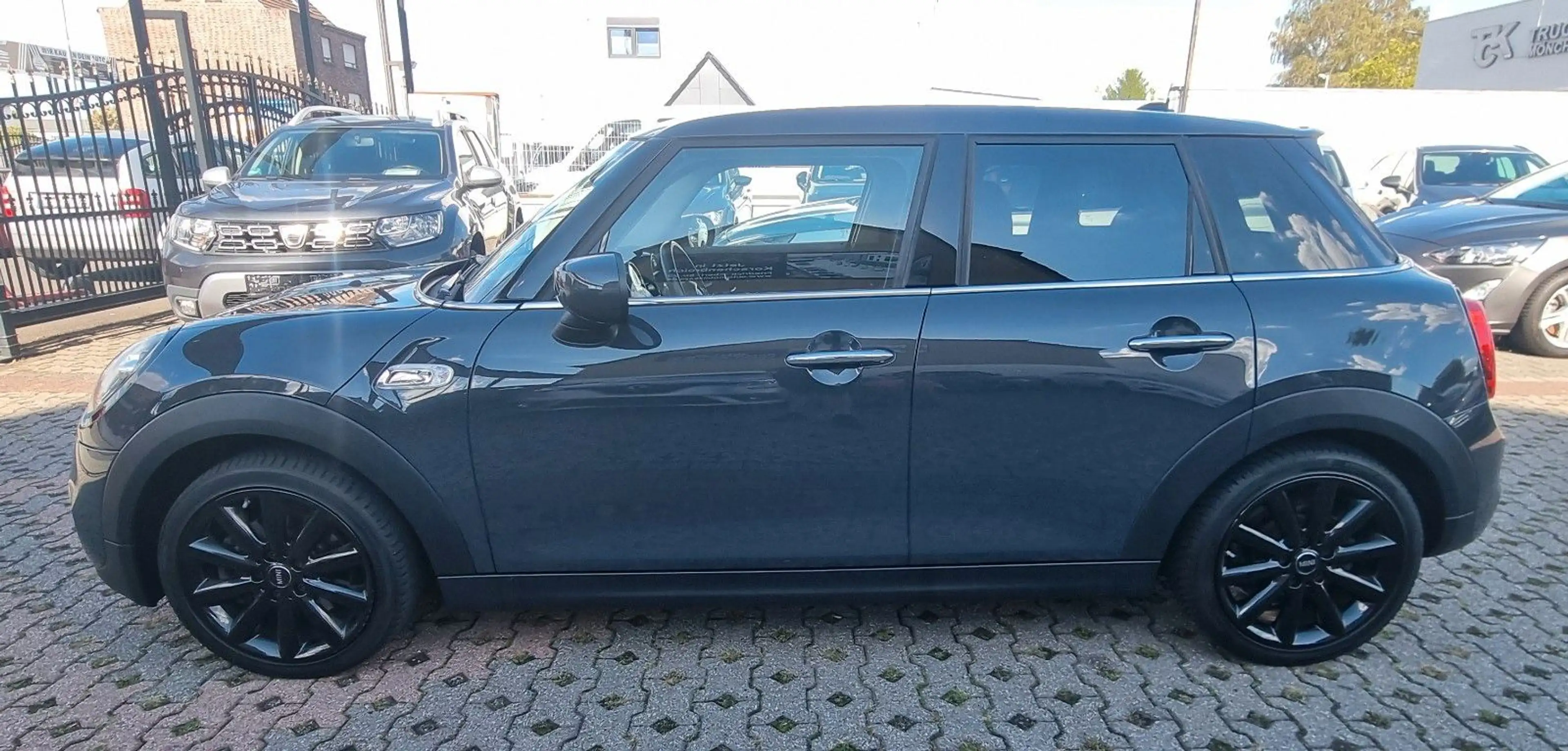 MINI Cooper S COOPER S Mini 5-trg.-LEDER-TEMPOMAT-71TKM- — photo 8
