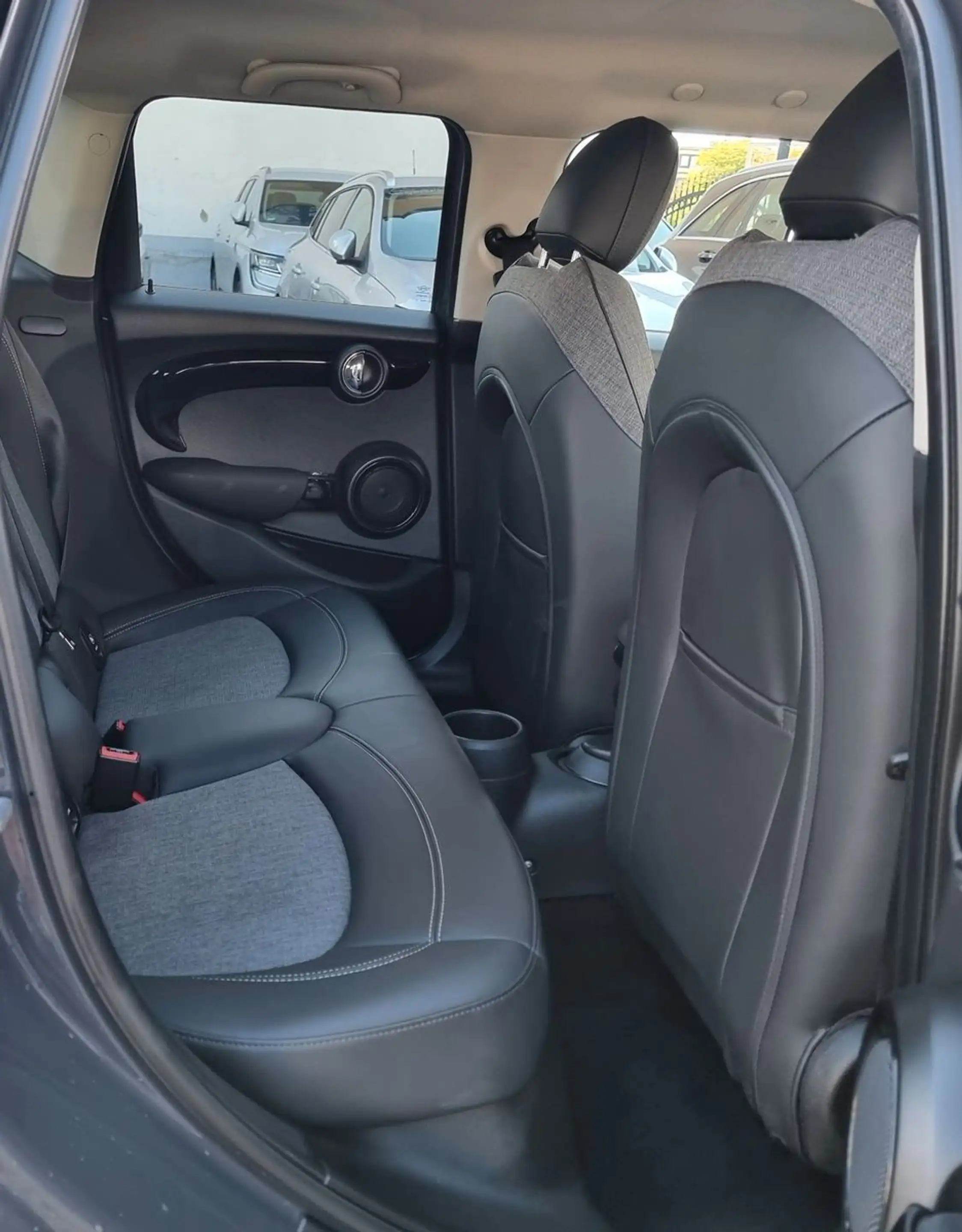 MINI Cooper S COOPER S Mini 5-trg.-LEDER-TEMPOMAT-71TKM- — photo 12