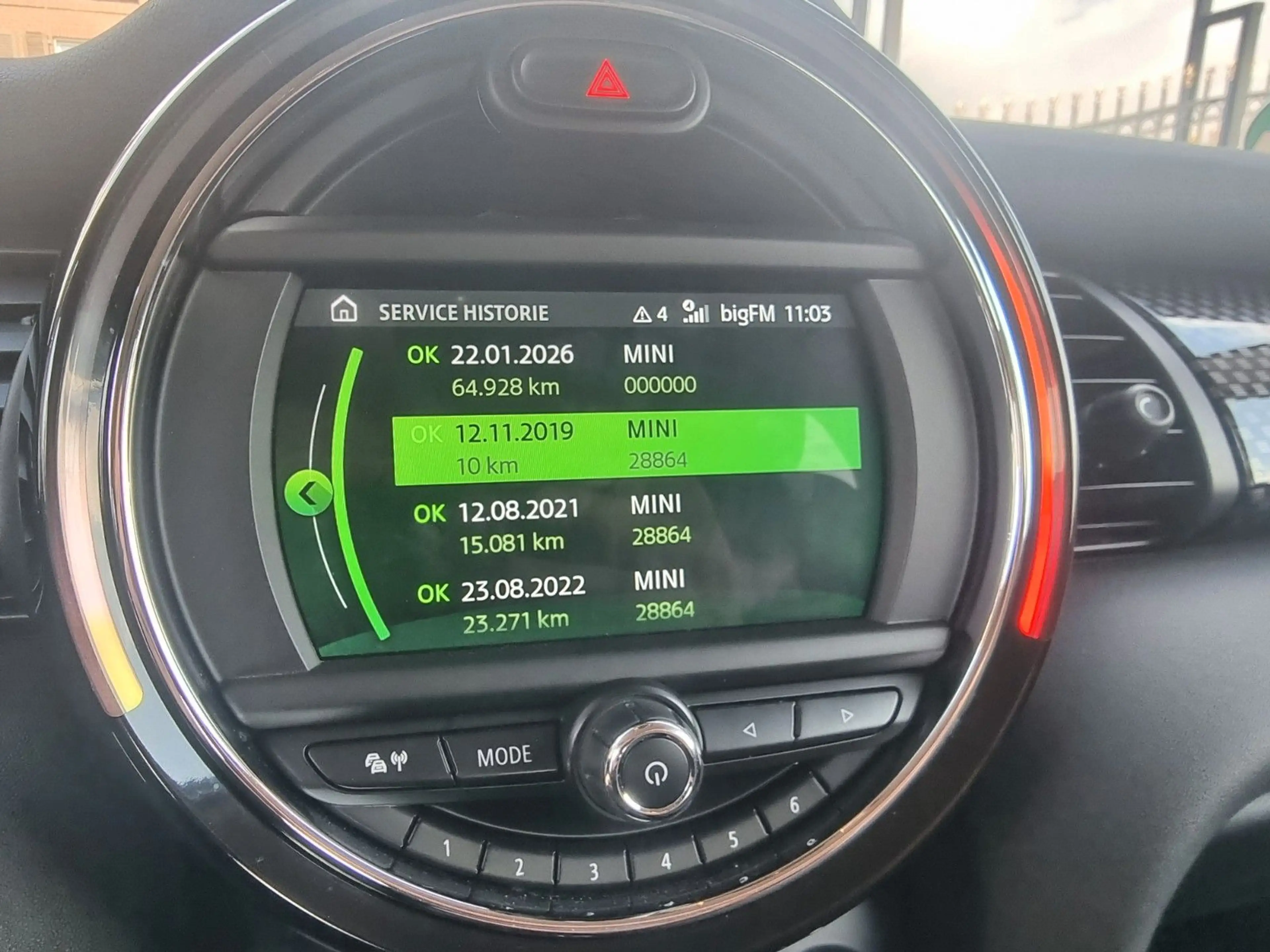 MINI Cooper S COOPER S Mini 5-trg.-LEDER-TEMPOMAT-71TKM- — photo 32