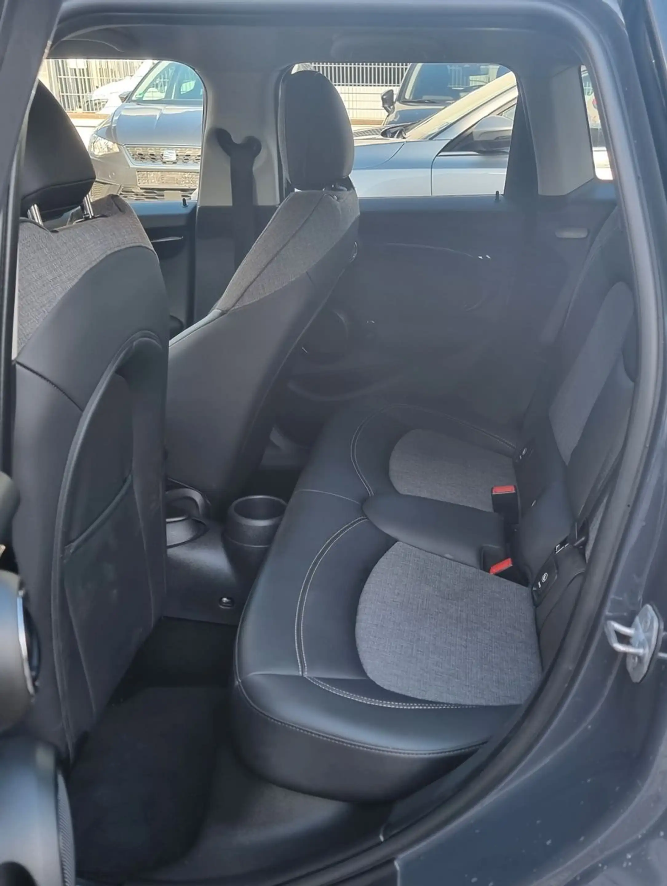 MINI Cooper S COOPER S Mini 5-trg.-LEDER-TEMPOMAT-71TKM- — photo 11