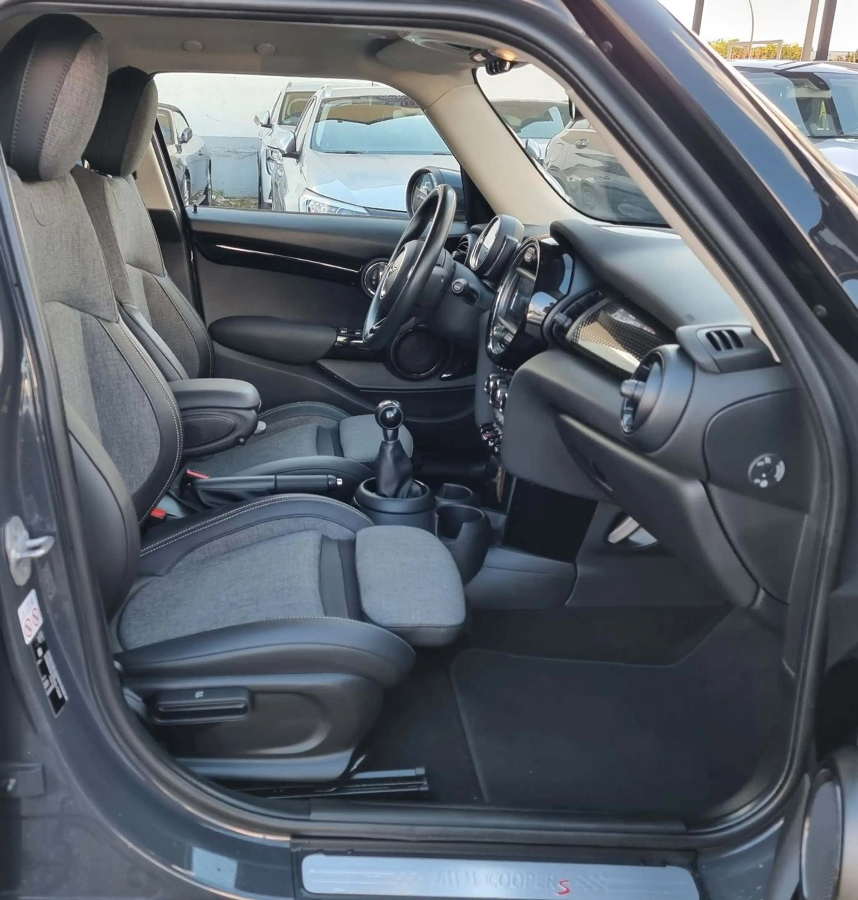 MINI Cooper S COOPER S Mini 5-trg.-LEDER-TEMPOMAT-71TKM- — photo 18