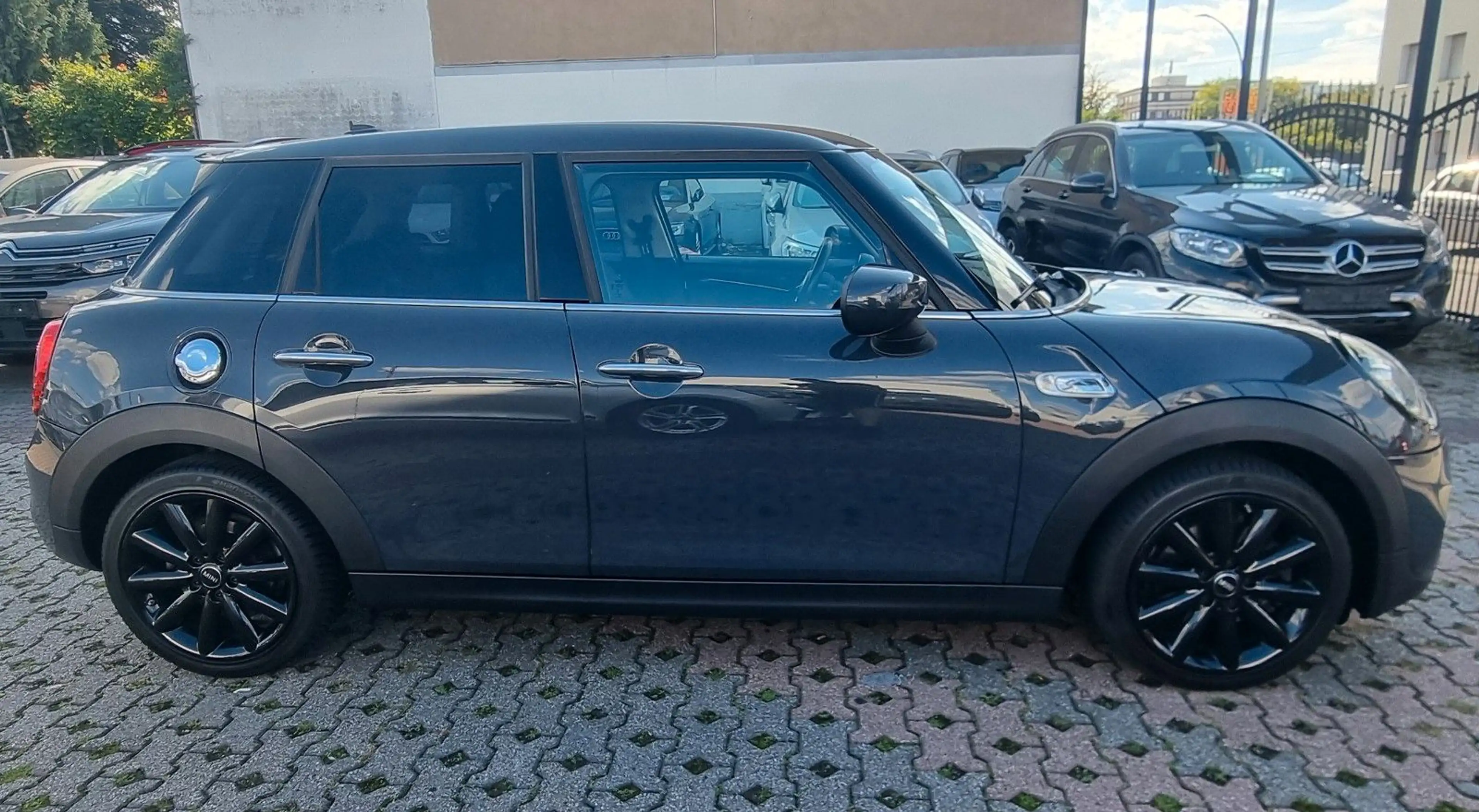 MINI Cooper S COOPER S Mini 5-trg.-LEDER-TEMPOMAT-71TKM- — photo 4