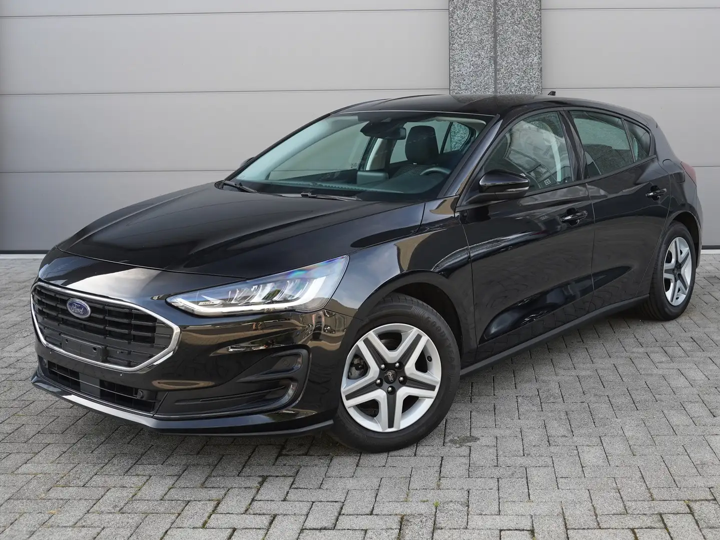 Ford Focus 1.0 Connected *CARPLAY / VERWARMD STUUR & ZETELS* Noir - 1