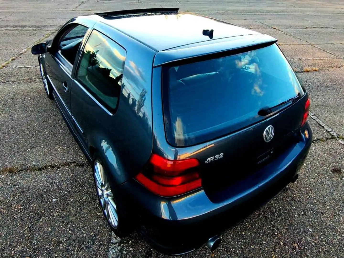 Volkswagen Golf Golf R32 3.2 Gris - 2