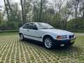 BMW 316 316i Executive compact bijela - thumbnail 3