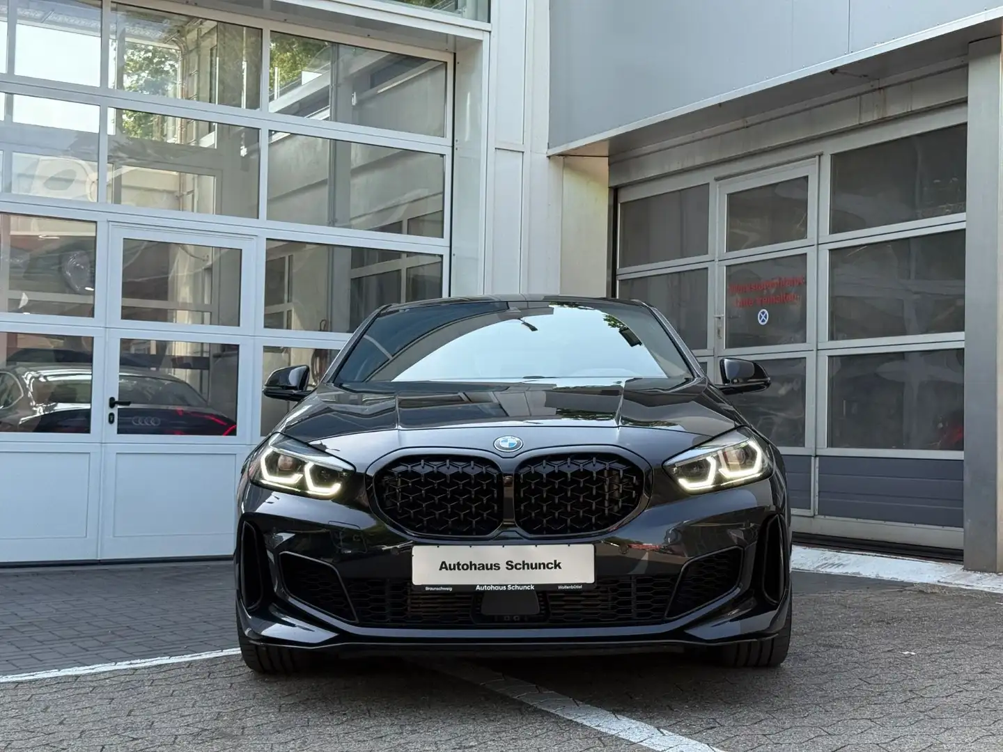 BMW 135 i xDrive M PERF./AUT/HARMAN KARDON/VIRTUAL Schwarz - 2