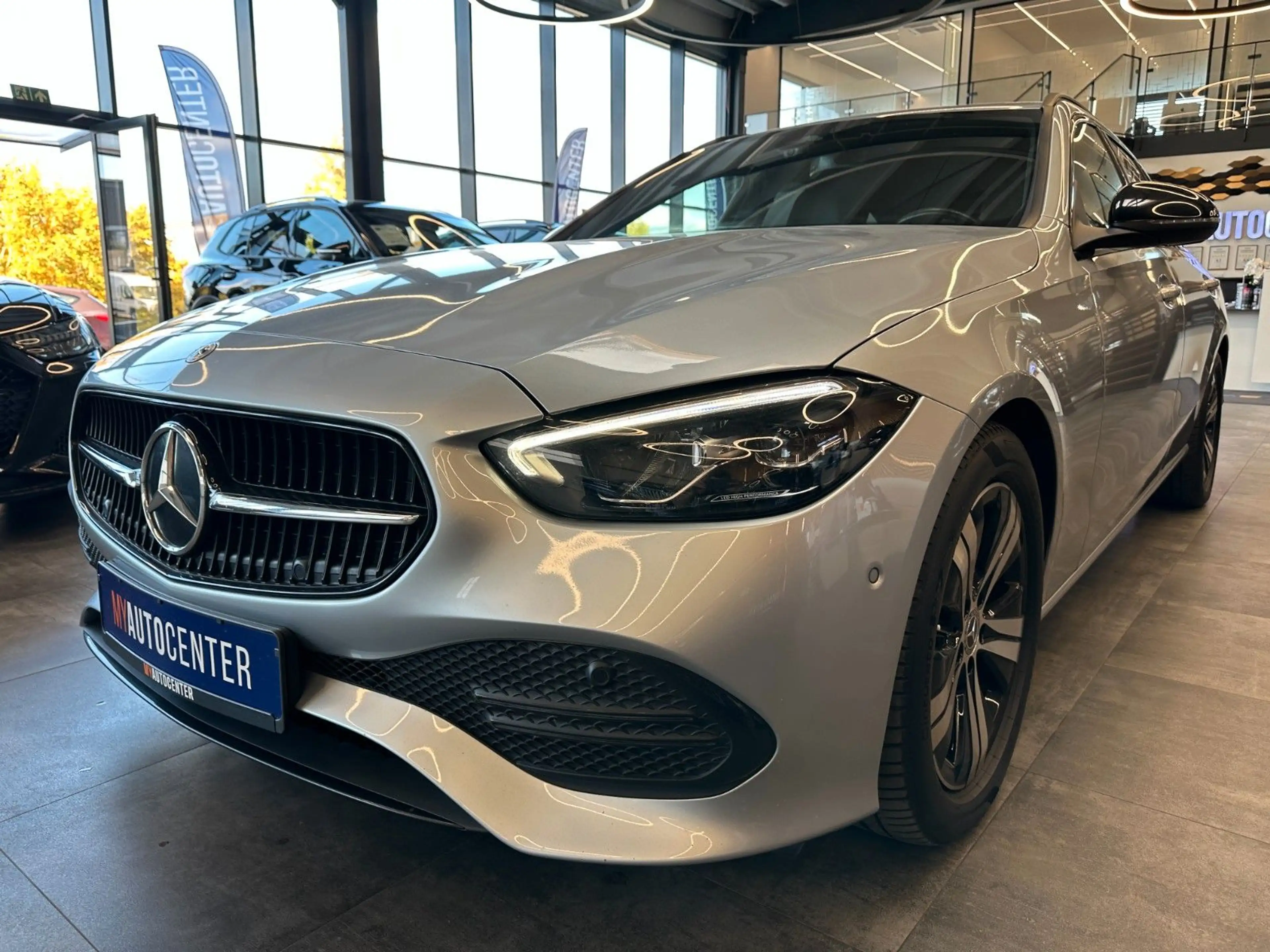 Mercedes-Benz C 220 d *1.HAND*Avantgarde*Parkass.*LED*Spurh* — photo 4