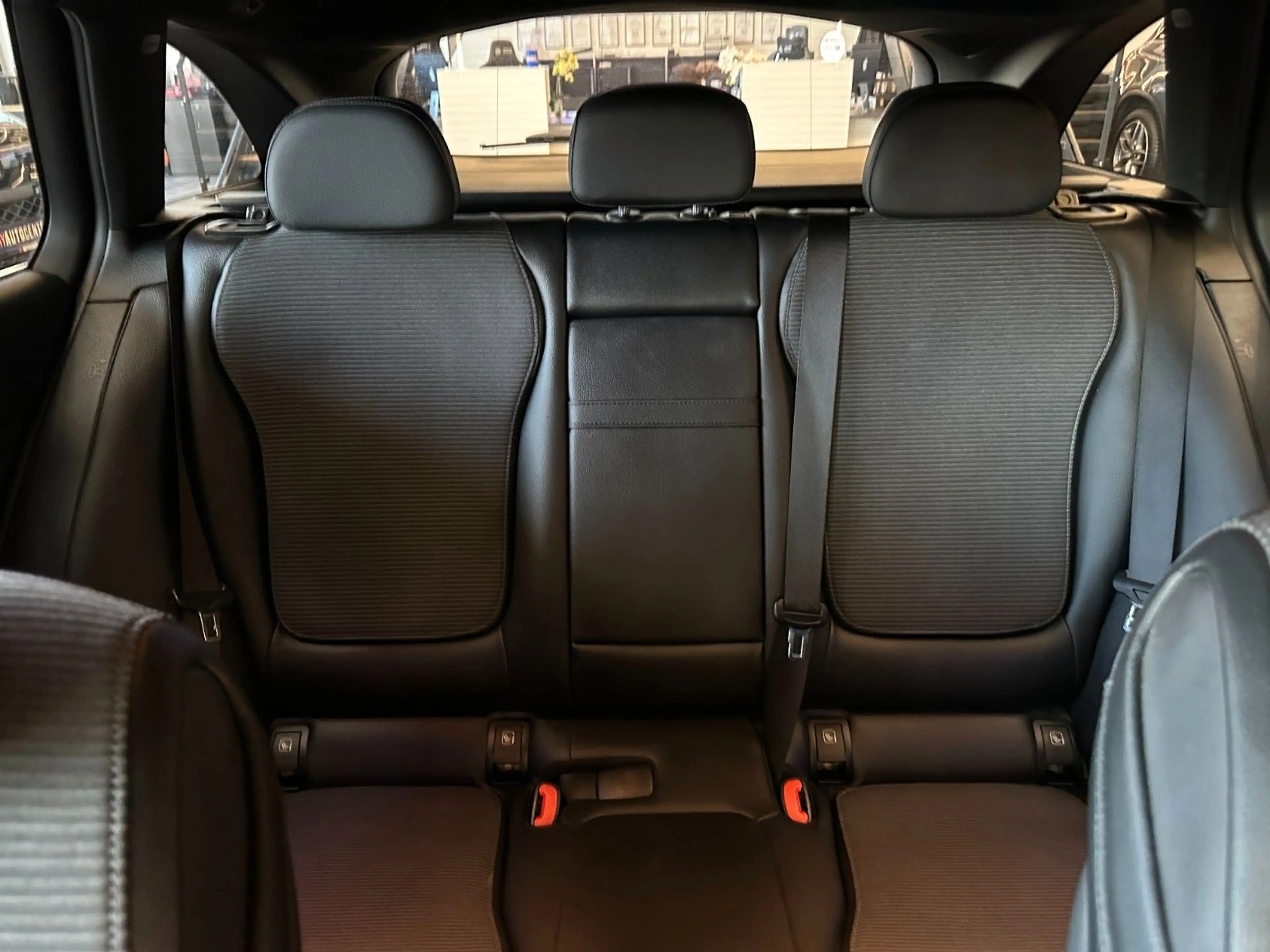 Mercedes-Benz C 220 d *1.HAND*Avantgarde*Parkass.*LED*Spurh* — photo 12
