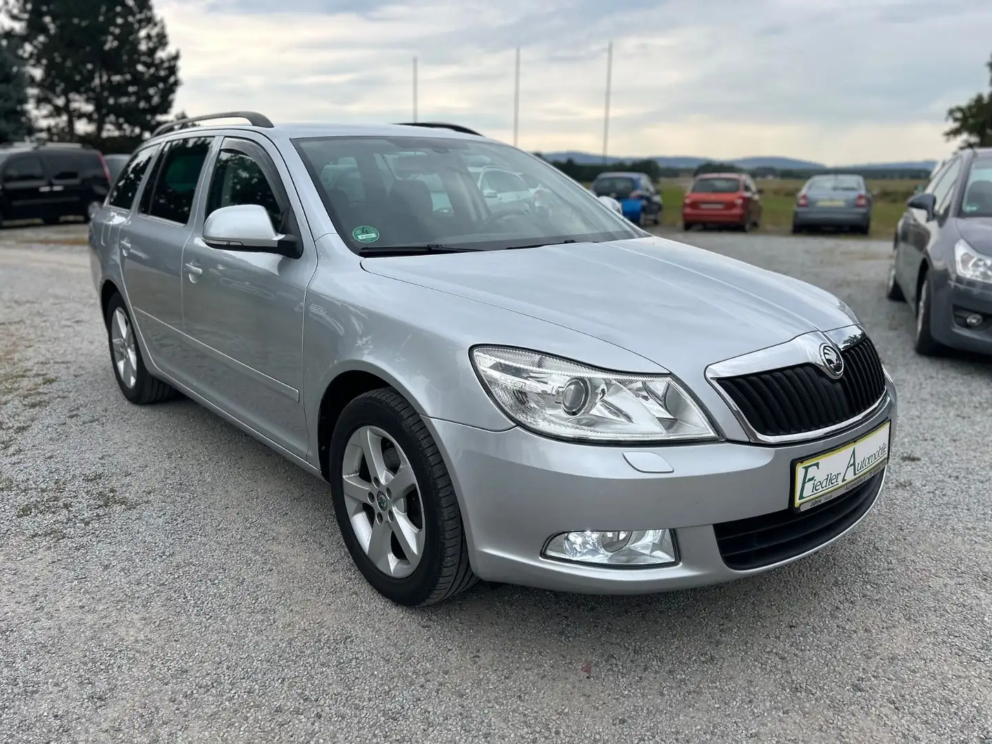 Skoda Octavia 2.0 TDI Family Combi/Sitzhzg./Tempo./AHK Šedá - 2