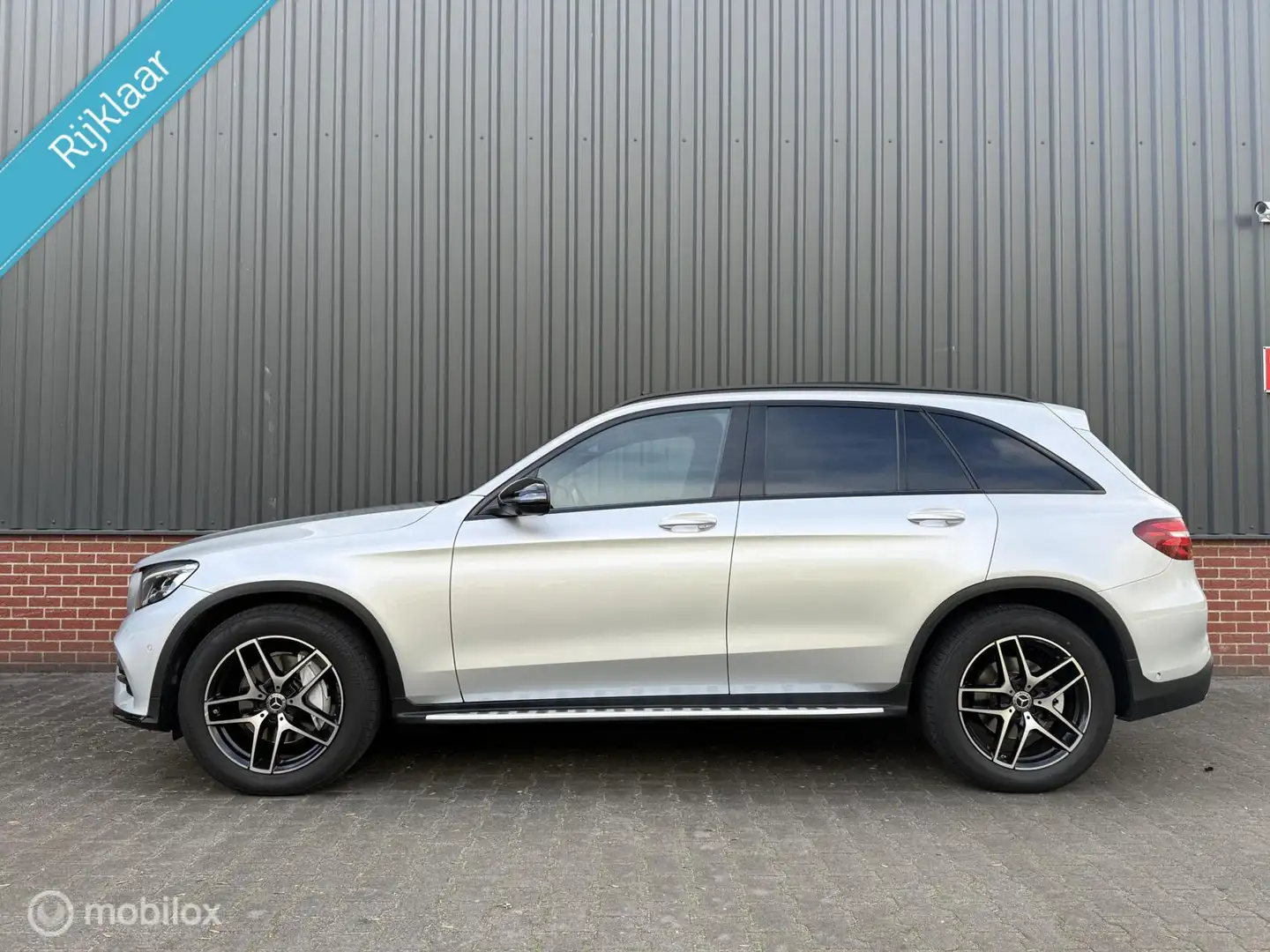 Mercedes-Benz GLC 220 GLC220 d 4MATIC AMG Burmester Panorama Leder Head Grijs - 2