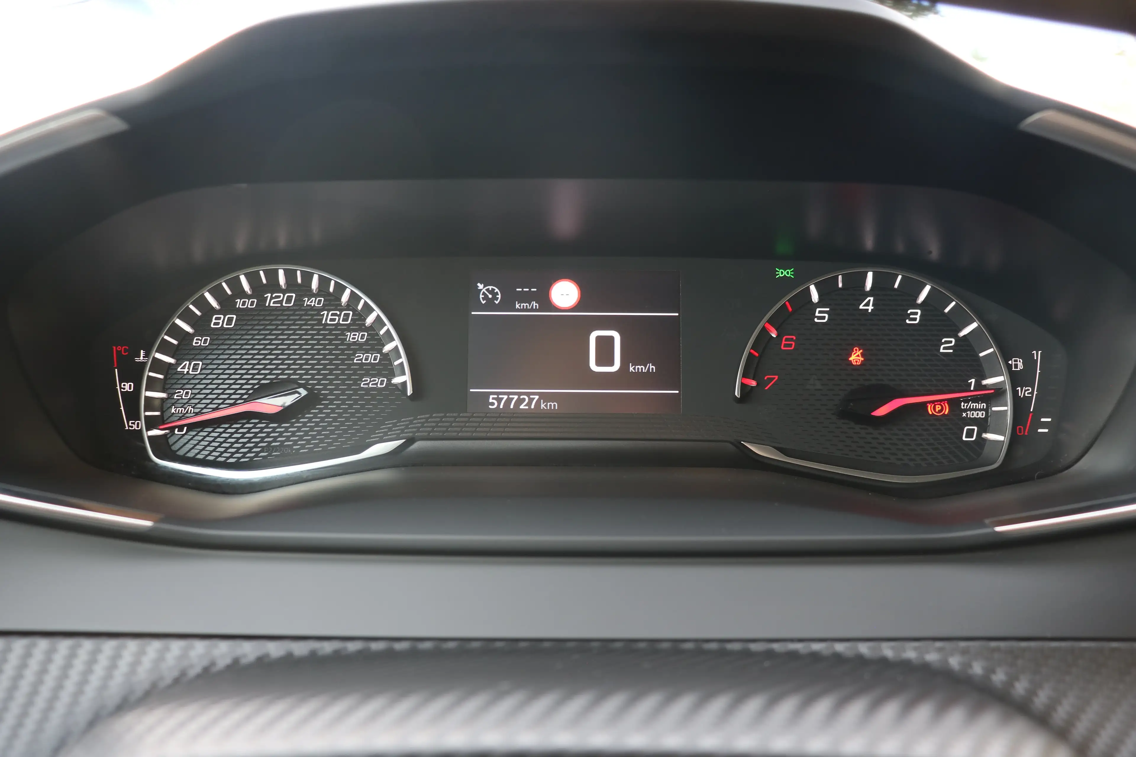 Peugeot 208 1.2 PureTech Allure Pack | Achteruitrijcamera | DA — photo 28