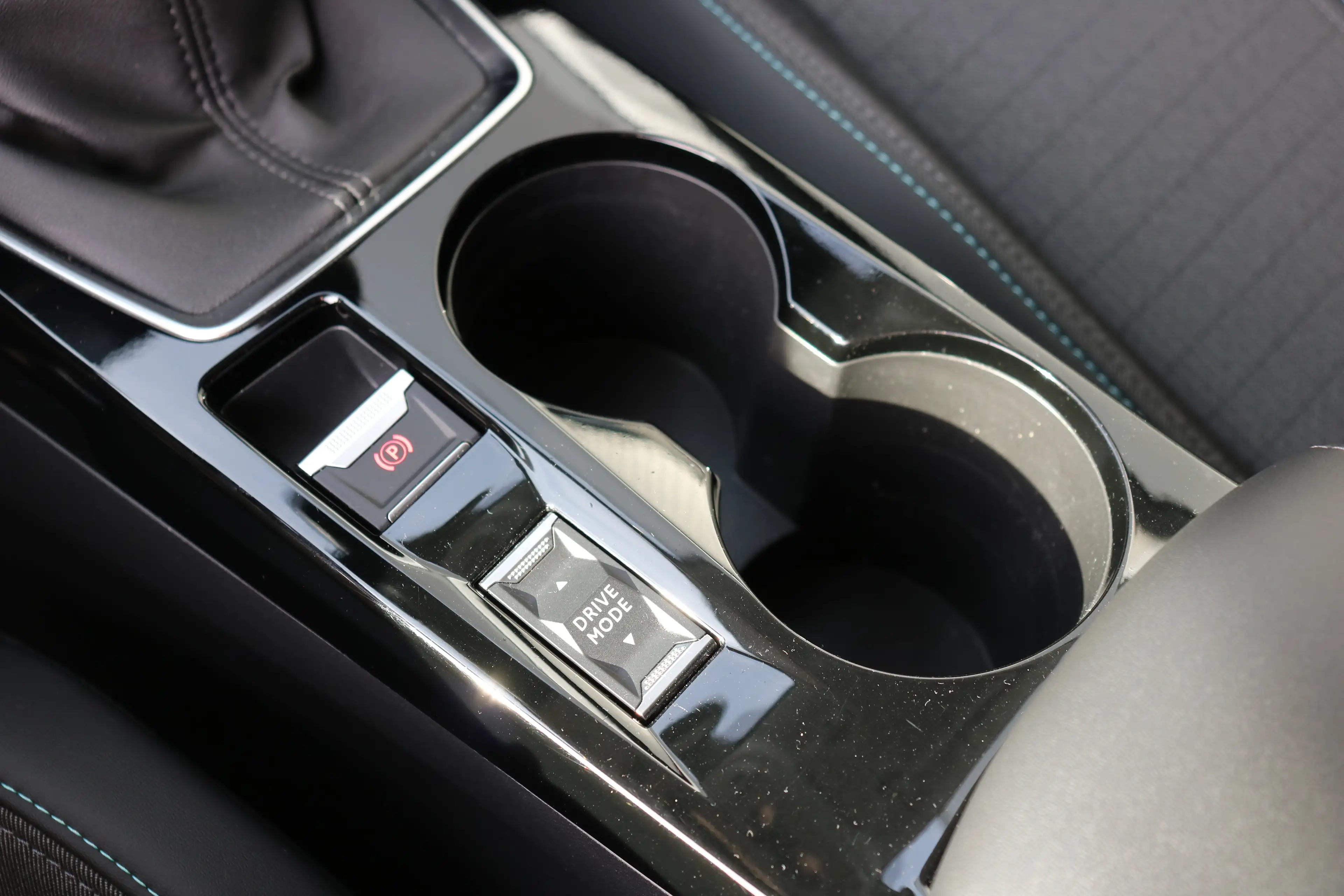 Peugeot 208 1.2 PureTech Allure Pack | Achteruitrijcamera | DA — photo 36